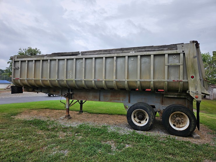 1977-fruehauf-28'-end-dump-image-8