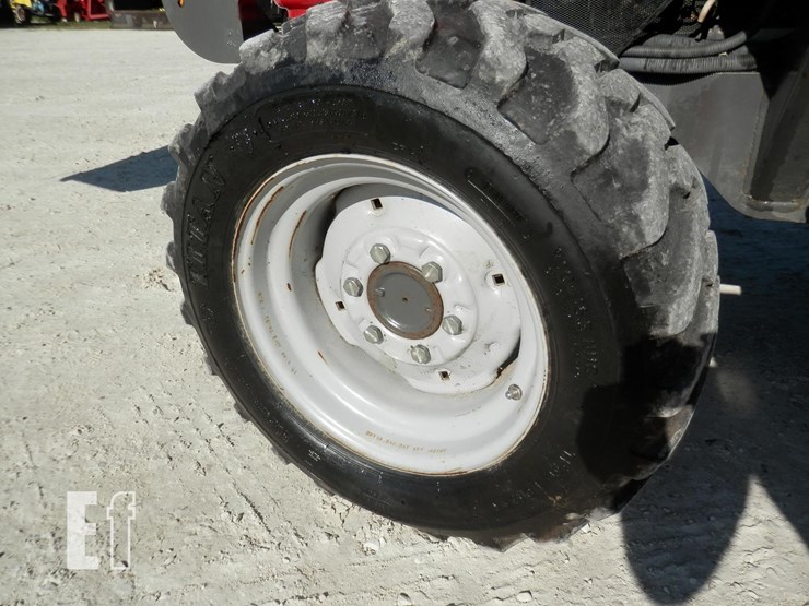2019-massey-ferguson-1735m-image-26