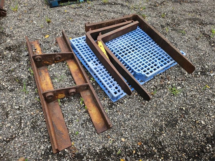 #2066-•-pallet-forks-image-6
