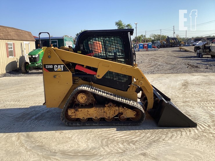 2019-caterpillar-239d-image-5