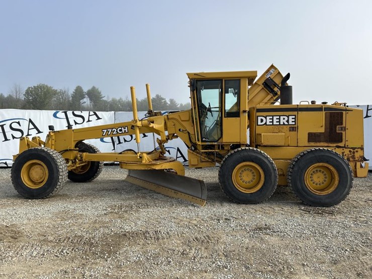 2001-deere-772ch-image-2