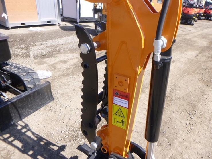 2025-vicsec-vc13-hydraulic-excavator-image-12