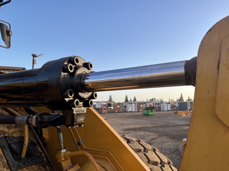 2017-caterpillar-950m-image-14