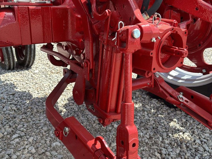 farmall-340-image-38