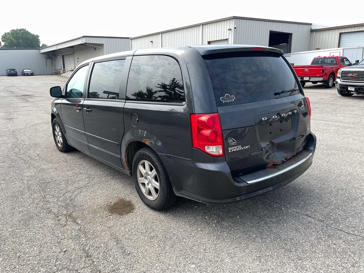 2012-dodge-caravan-image-7