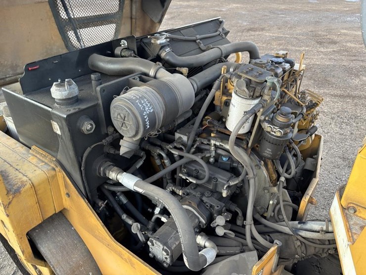 caterpillar-cb34-image-29