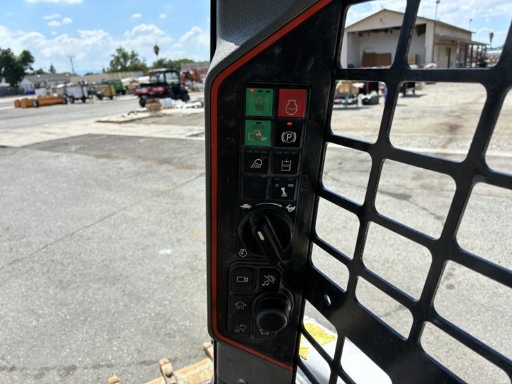 2021-bobcat-s64-image-19