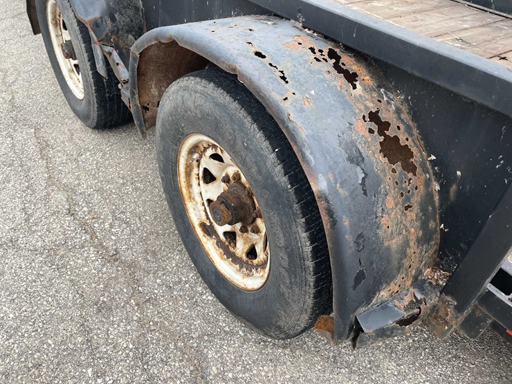 #1978-•-2002-reliable-welding-2-axle-trailer-(has-wi-title)-image-37