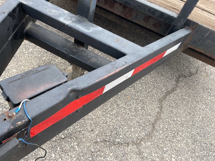 #1978-•-2002-reliable-welding-2-axle-trailer-(has-wi-title)-image-22