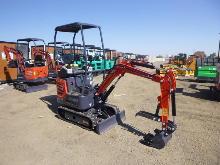 2025-agt-mx15rx-hydraulic-excavator-image-2