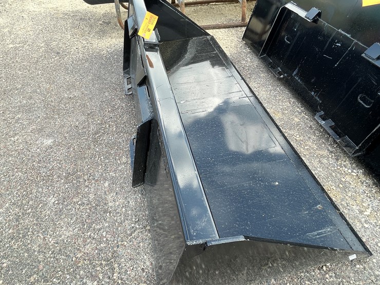 #3006-•-skid-steer-7'-6"-dirt-bucket-image-6