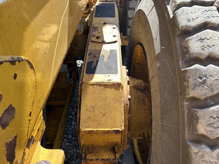 2001-deere-772ch-image-77