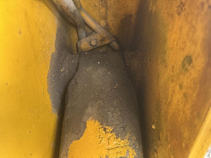 john-deere-300-image-21