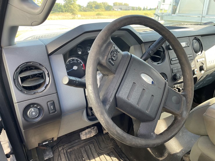 2011-ford-f350-xl-image-33