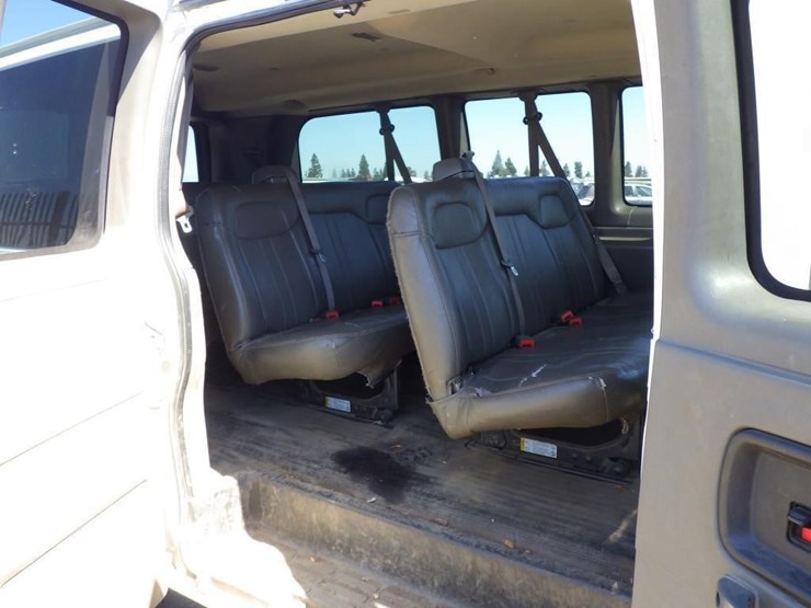 2015-chevrolet-express-2500-image-7