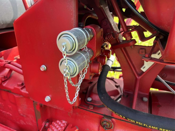 farmall-340-image-34