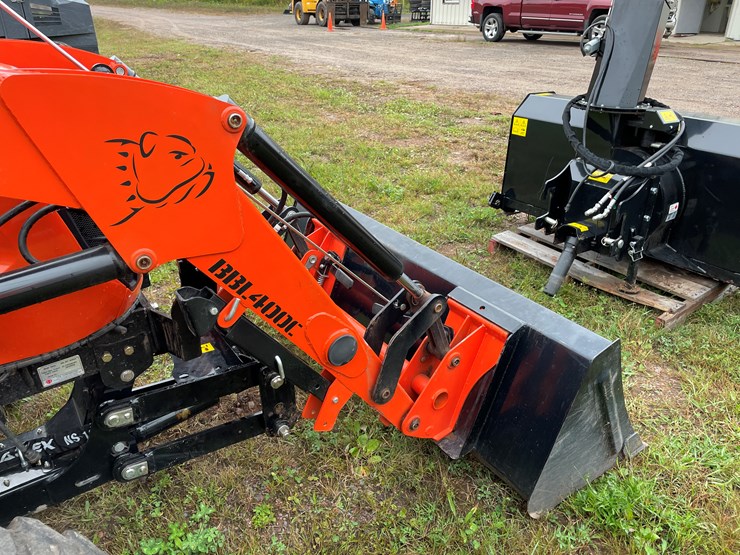 #8065-•-2024-bad-boy-4035ch-4wd-tractor-with-front-mount-berco-66"-snowblower-image-40