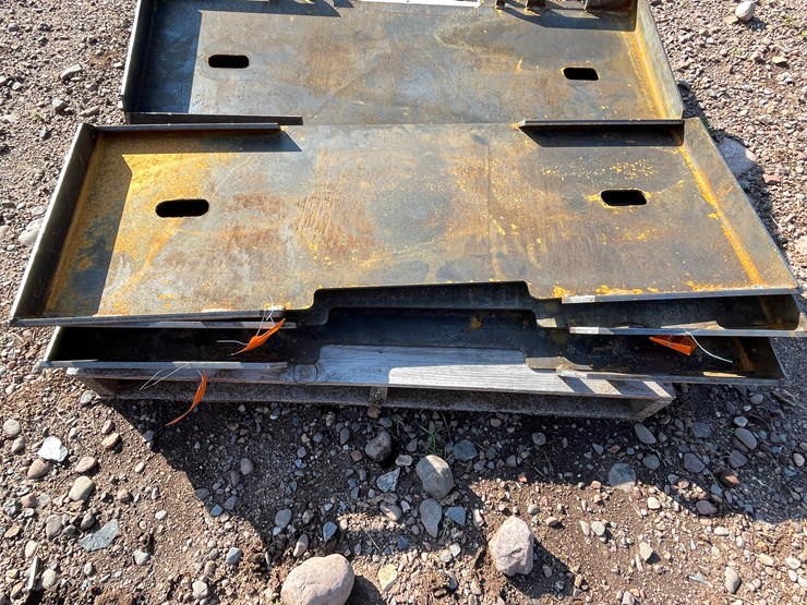 #8215-•-new-kc-skid-steer-frame-image-2