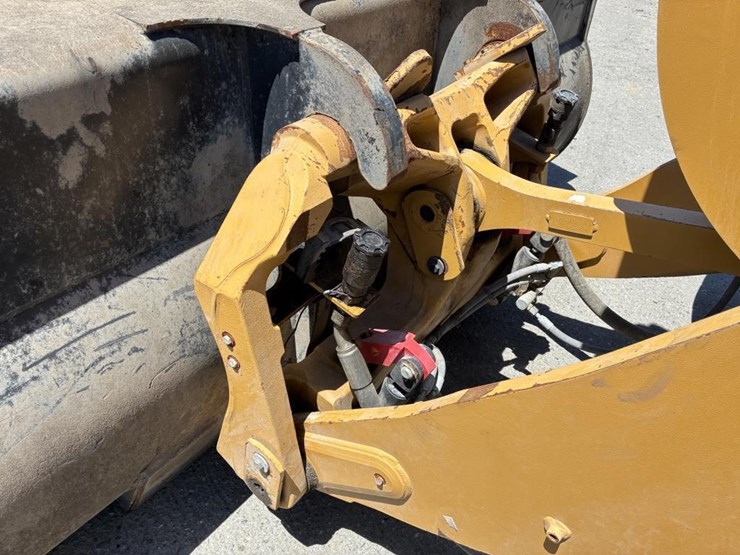 2022-caterpillar-930m-image-6