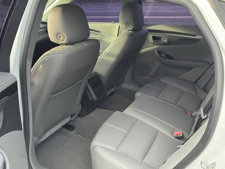 2018-chevrolet-impala-sedan-image-10