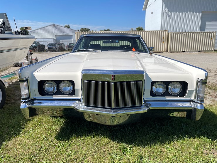 #1022-•-1969-lincoln-continental-mark-iii-image-2