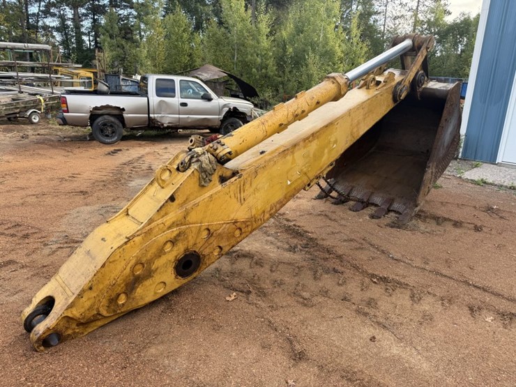 caterpillar-235-image-15