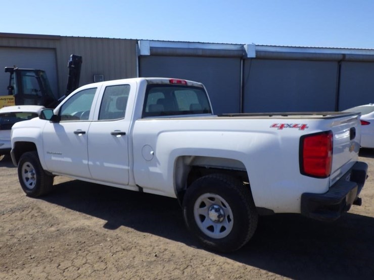 2017-chevrolet-1500-image-4