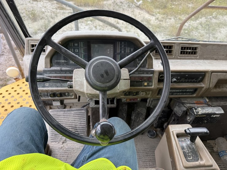 komatsu-hd465-5-image-65