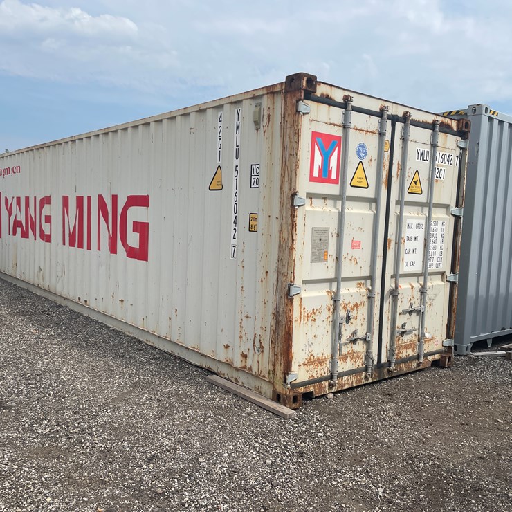 #1042 • 40' Standard Height Shipping Container