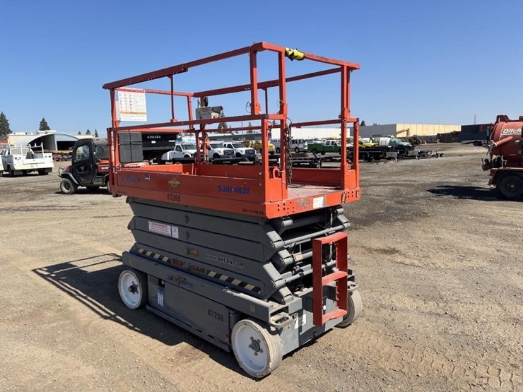 2007-skyjack-sj-4632-scissor-lift-image-4