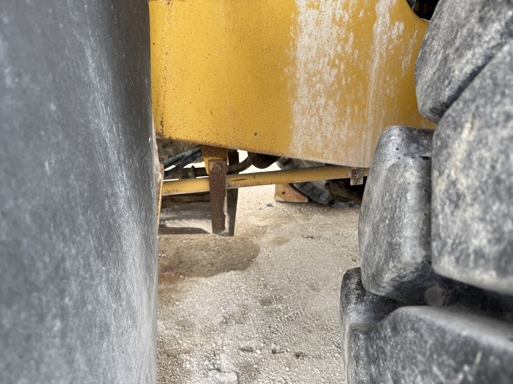 komatsu-hd465-5-image-110
