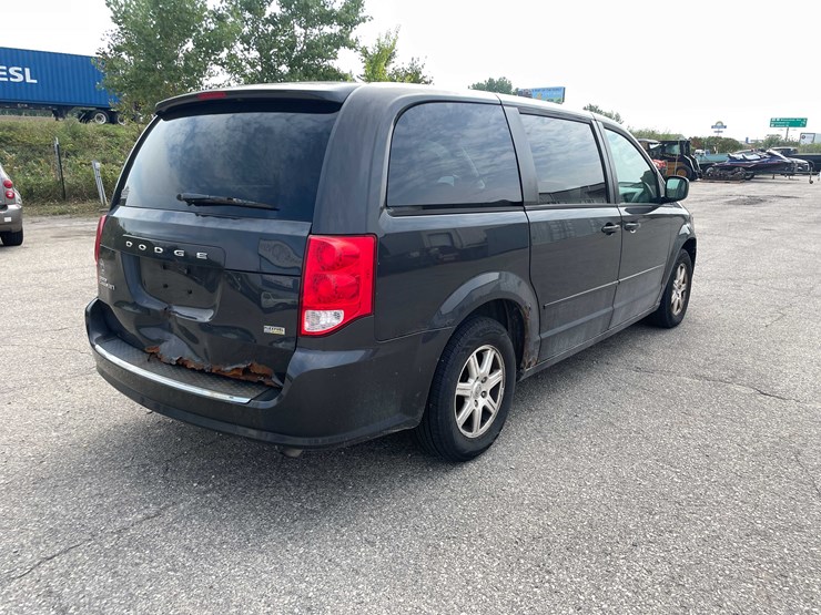 2012-dodge-caravan-image-5