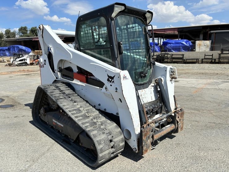 2022-bobcat-t870-image-2