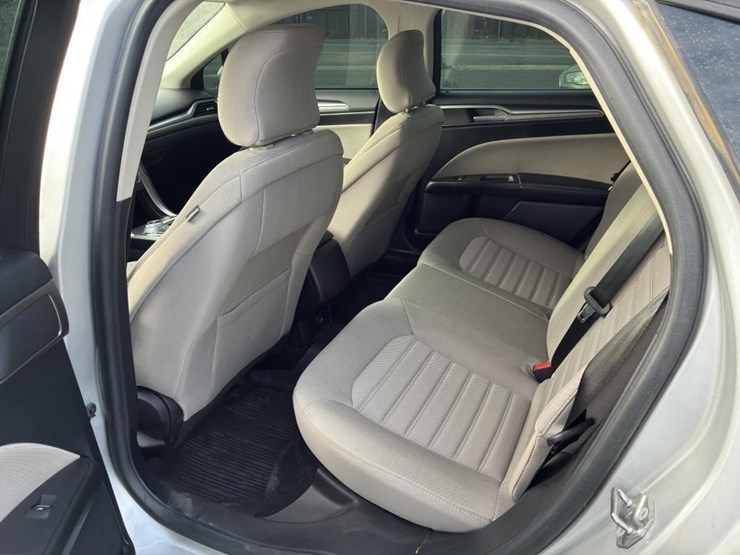 2018-ford-fusion-sedan-image-11