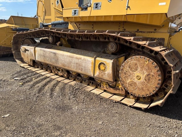 2017-deere-750k-image-26