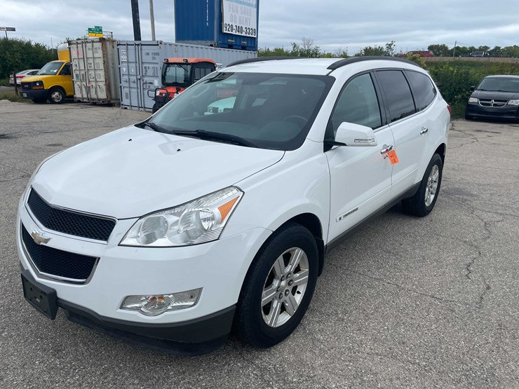 2009-chevrolet-traverse-image-1