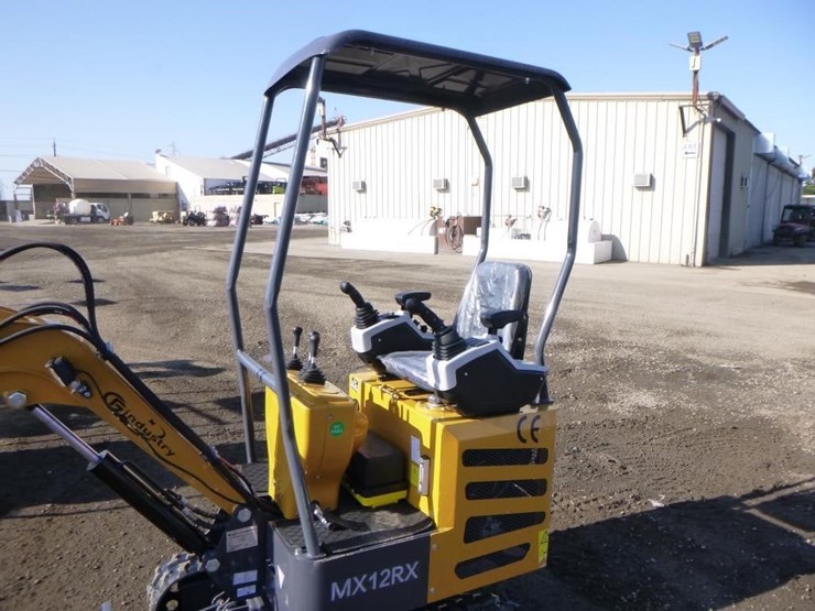 2025-agt-mx12rx-hydraulic-excavator-image-18