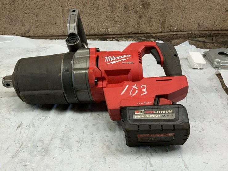 #103-•-milwaukee-1”-d-handle-high-torque-impact-wrench-image-1