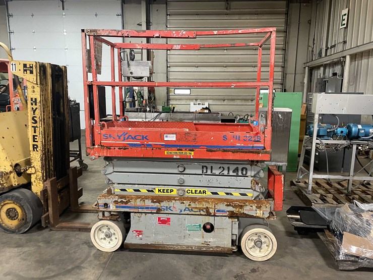 #1983-•-19'-scissor-lift-(e)-image-1