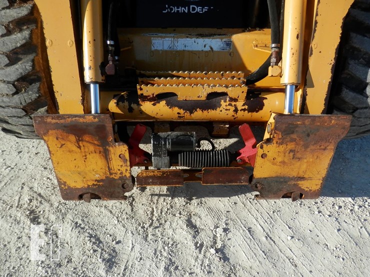 2008-deere-325-image-9
