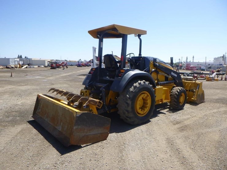 2021-deere-210l-image-3