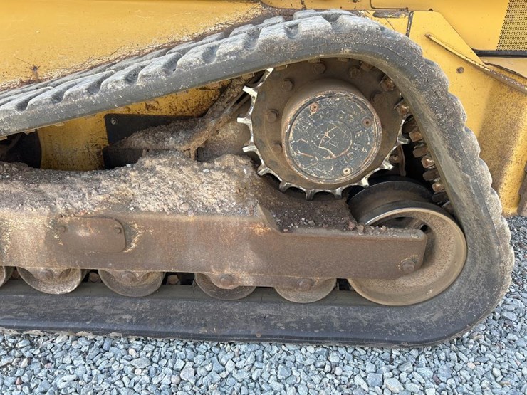 2018-deere-333g-image-61