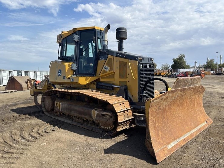 2017-deere-750k-image-2