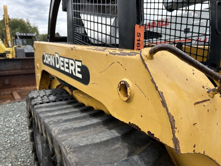 deere-240-image-18
