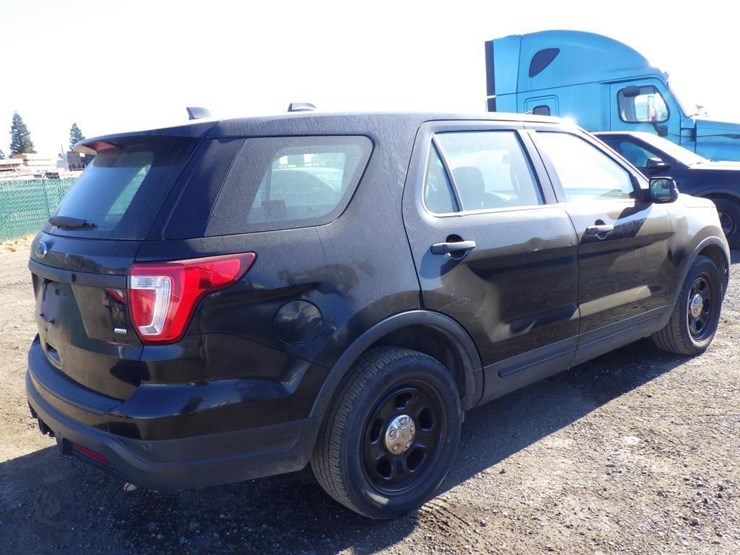 2018-ford-explorer-image-3