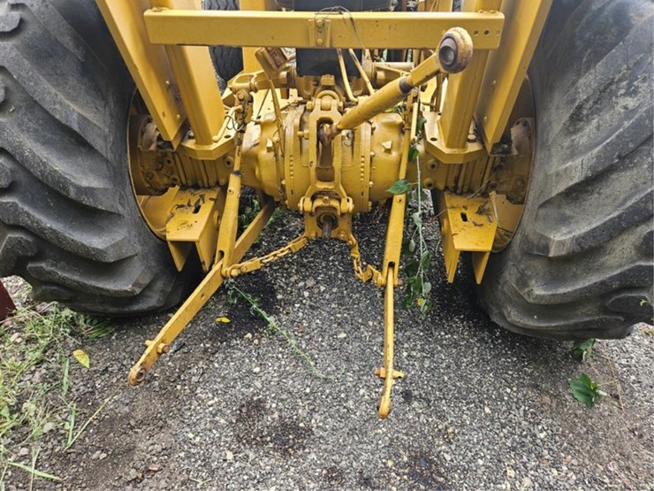 #2008-•-massey-ferguson-loader-tractor-image-17
