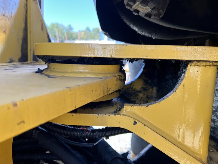 2016-deere-344k-image-35