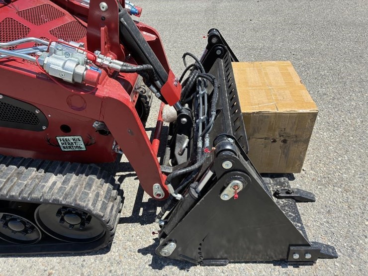 2025-stag-tl425-skid-steer-track-loader-image-6
