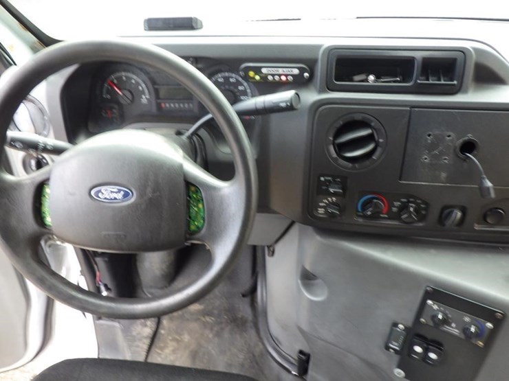2017-ford-f450-lariat-image-8