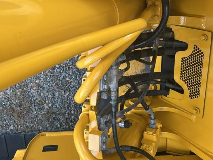 2021-komatsu-pc228-image-26